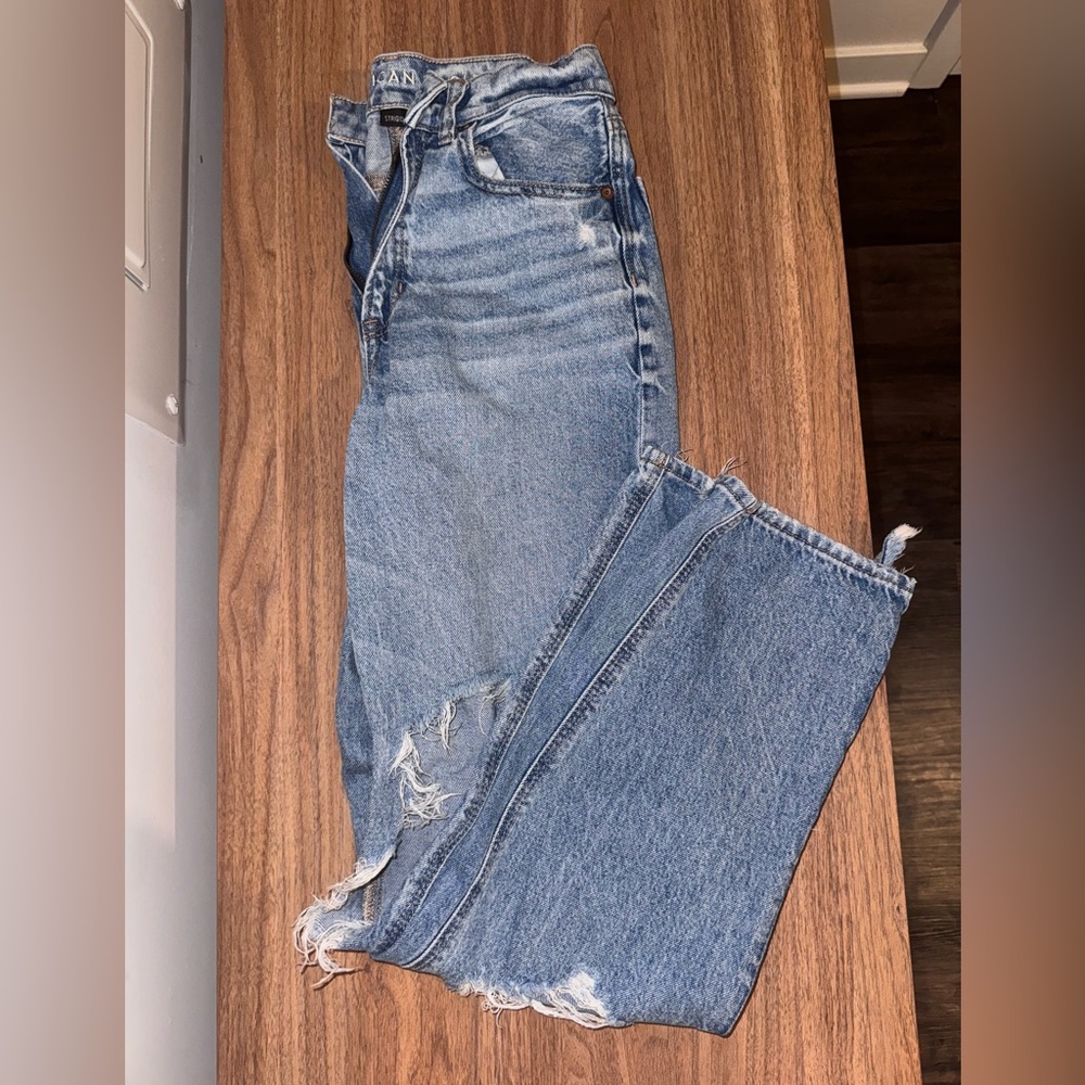 American Eagle Outfitters Light Blue Distressed Jeans